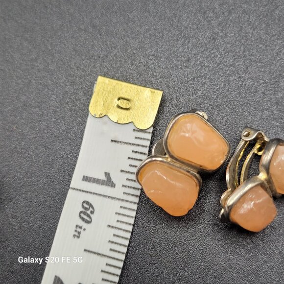 Vintage Clip On Earrings Gold Tone Peach Double Beaded Fashion Costume Jewelry - Picture 5 of 5